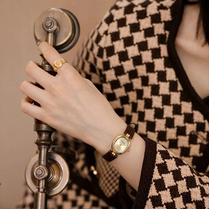 Montre Femme Dorée avec Bracelet en Cuir Classique